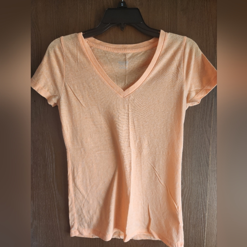 Mossimo Supply Co. Light Orange V-Neck Short Sleeve Tee